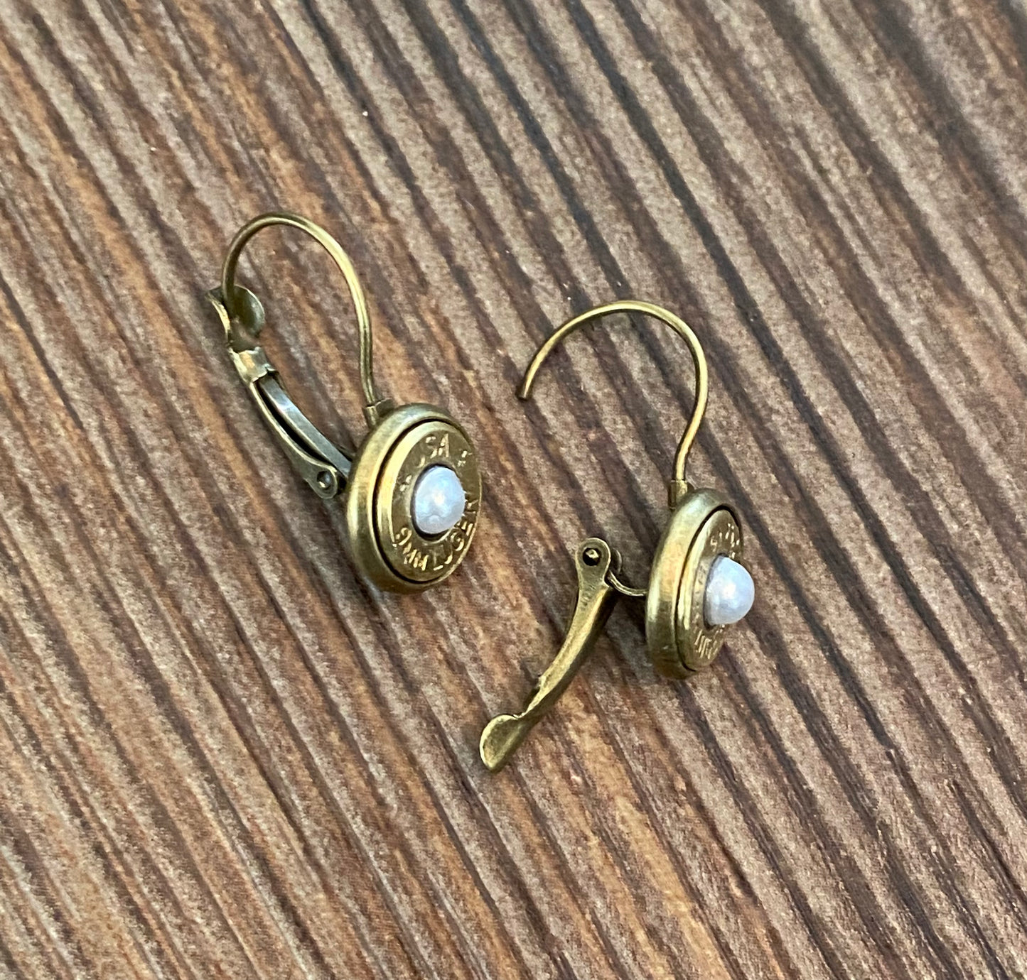 9mm Dangle earring with pearl