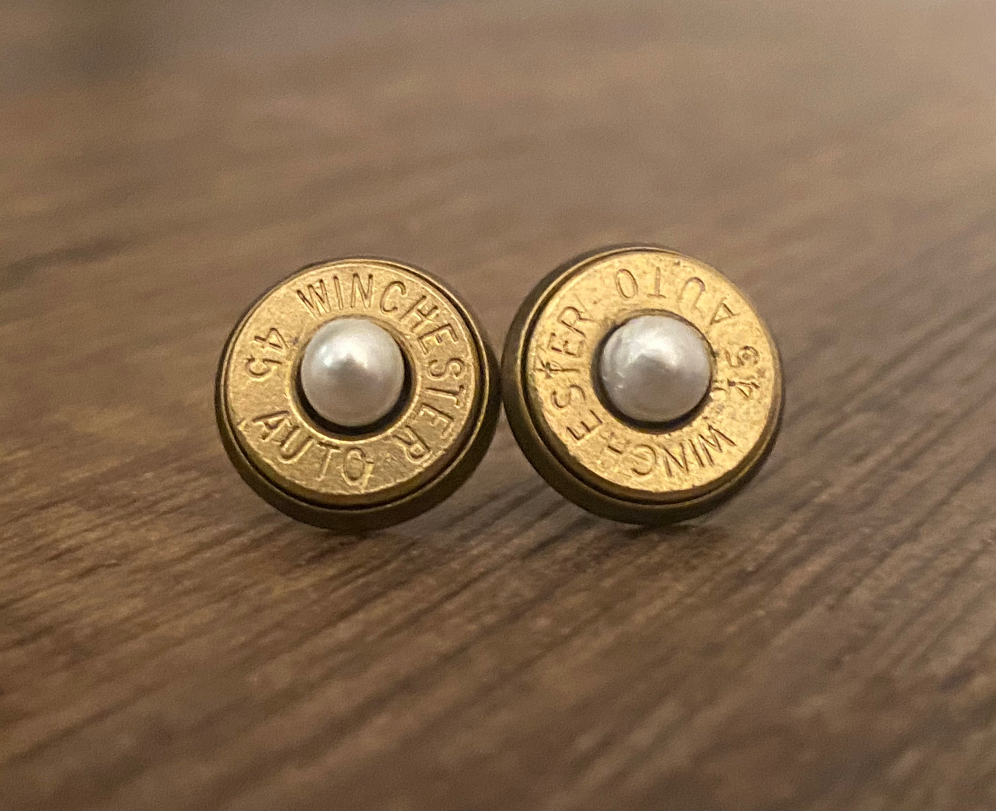 .45 Stud earring with pearls